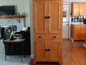 Téléviseur connecté, table de ping-pong