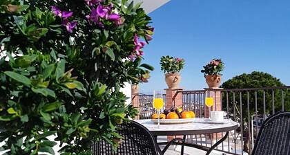 Large villa with sea view, ideal for groups of 24 people!