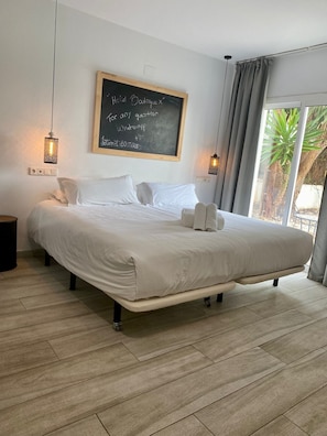 Silitysrauta/-lauta, Wi-Fi, vuodevaatteet