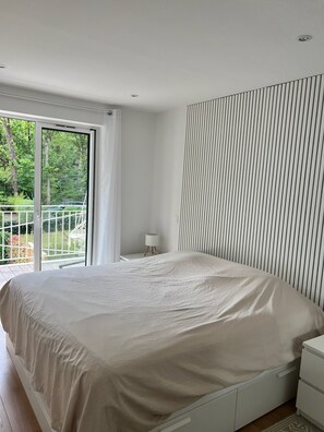 4 bedrooms, iron/ironing board, Internet, bed sheets - 8-bed house with garden (Paris)