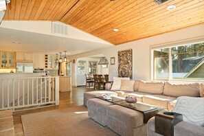 TV, fireplace - Live Love Lake Cabin, w/ Hot Tub - Walk to Village (Big Bear Lake)