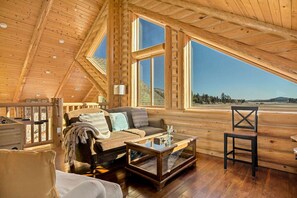 TV, fireplace, stereo - Luxurious Coyote Flat w/ Lake Views & Game Room (Big Bear Lake)