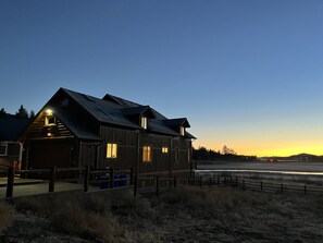 Exterior - Luxurious Coyote Flat w/ Lake Views & Game Room (Big Bear Lake)