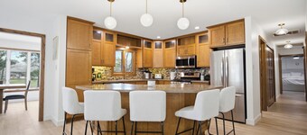 THE LAKE HOUSE - Official Relaxation HQ - On Beautiful Lake Sara, Effingham, IL