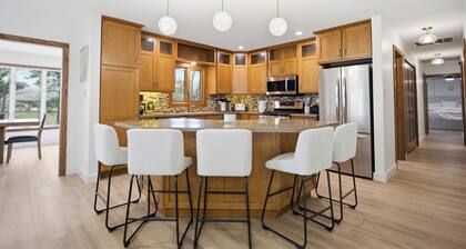 THE LAKE HOUSE - Official Relaxation HQ - On Beautiful Lake Sara, Effingham, IL