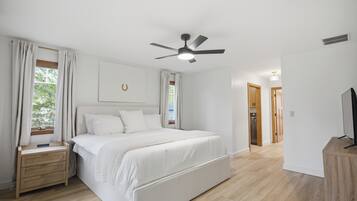 3 chambres, fer et planche à repasser, Wi-Fi, draps fournis