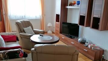 Télévision, baby-foot