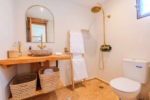Hair dryer, towels, soap, toilet paper - Cozy Villa with Pool Zellij & Garden View (Ghazoua)
