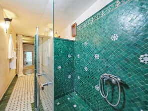 Basic Double Room, City View | Bathroom - Dar Roumana (Fes)