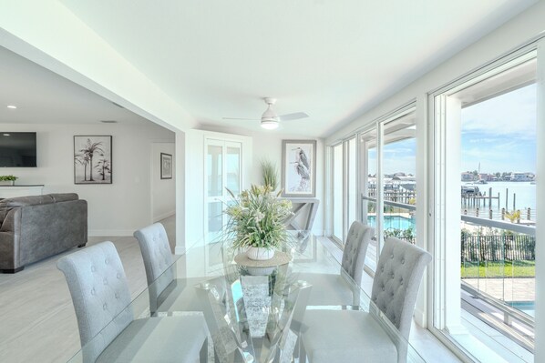 Dining - 🛥️🌴Private Heated Pool | Bayfront w/ Boat Dock | Island Bay Retreat (Fort Myers Beach)