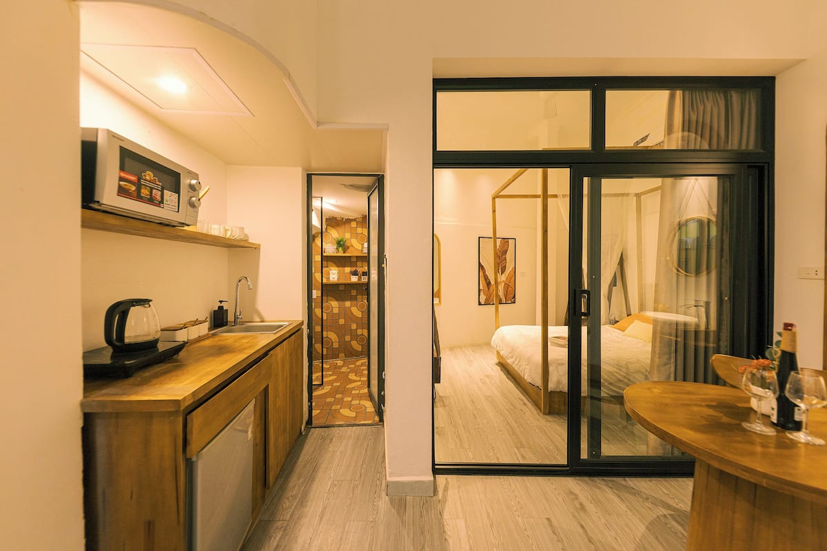 Chambre Double Sénior | Bureau, espace de travail pour ordinateur portable, rideaux occultants