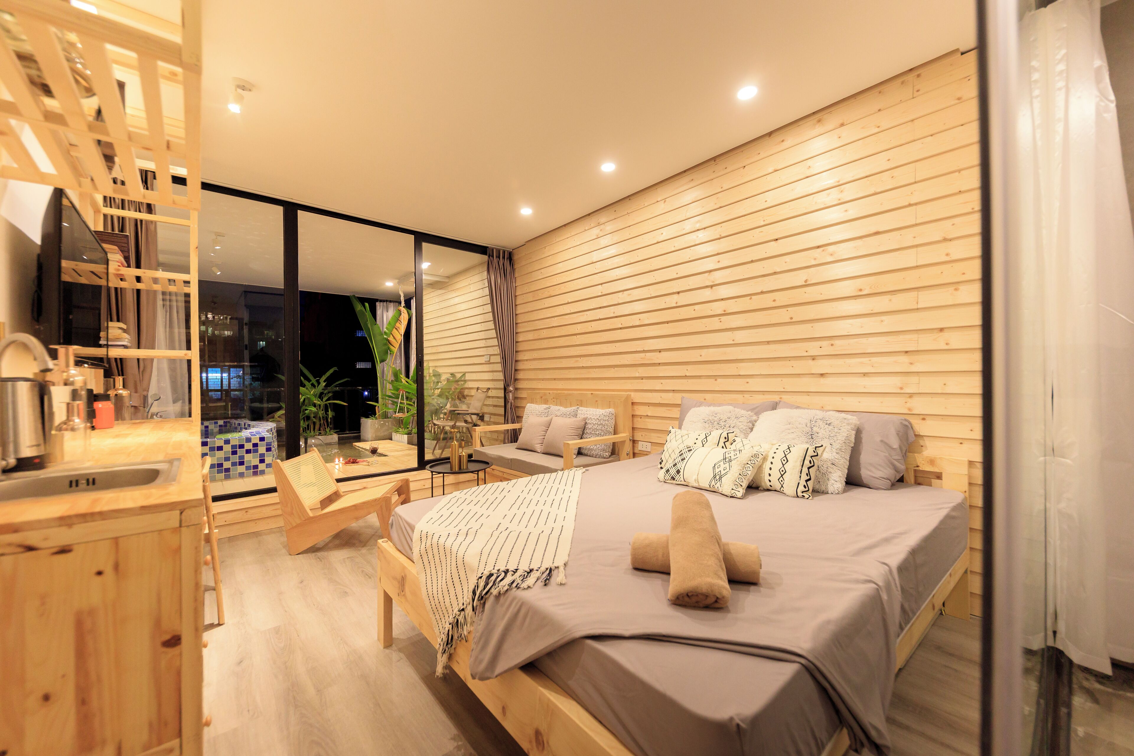 Chambre Double Supérieure, balcon, vue ville | Bureau, espace de travail pour ordinateur portable, rideaux occultants