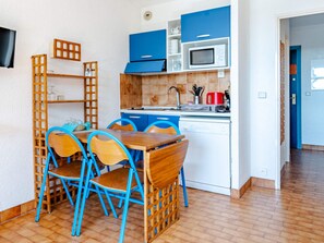 Fridge, microwave, dishwasher, coffee/tea maker - Apartment for 8, terrace, Wi-Fi, sea view (Roquebrune-Cap-Martin)