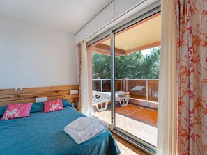 2 bedrooms, free WiFi - Apartment for 8, terrace, Wi-Fi, sea view (Roquebrune-Cap-Martin)