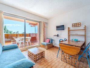 TV - Apartment for 8, terrace, Wi-Fi, sea view (Roquebrune-Cap-Martin)