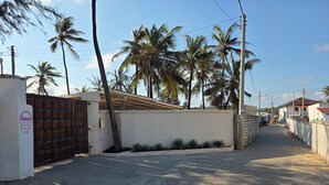 Property grounds - 200m² - Luxury Beachfront Apartment • Ocean View • 70m² Terrace • Watamu - Kenya (Watamu)