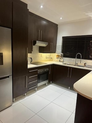 Interior - Luxury 2 Bedroom Apartment Near Monte Casino, Johannesburg (Johannesburg)