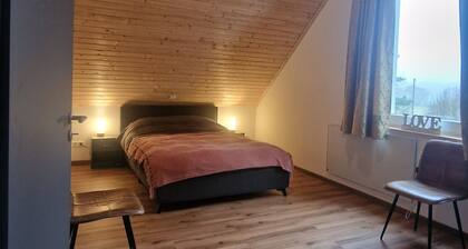 Vacation apartment for up to 6 people in a premium hiking resort, 30 minutes from Winterberg,
