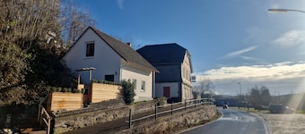 Vacation apartment for up to 6 people in a premium hiking resort, 30 minutes from Winterberg,
