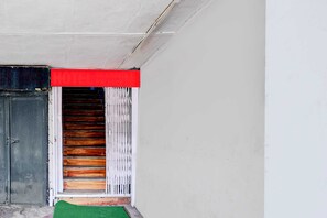 House | Reception