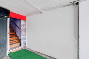 House | Reception - Capital O Silkroute Palaace (Bhopal)