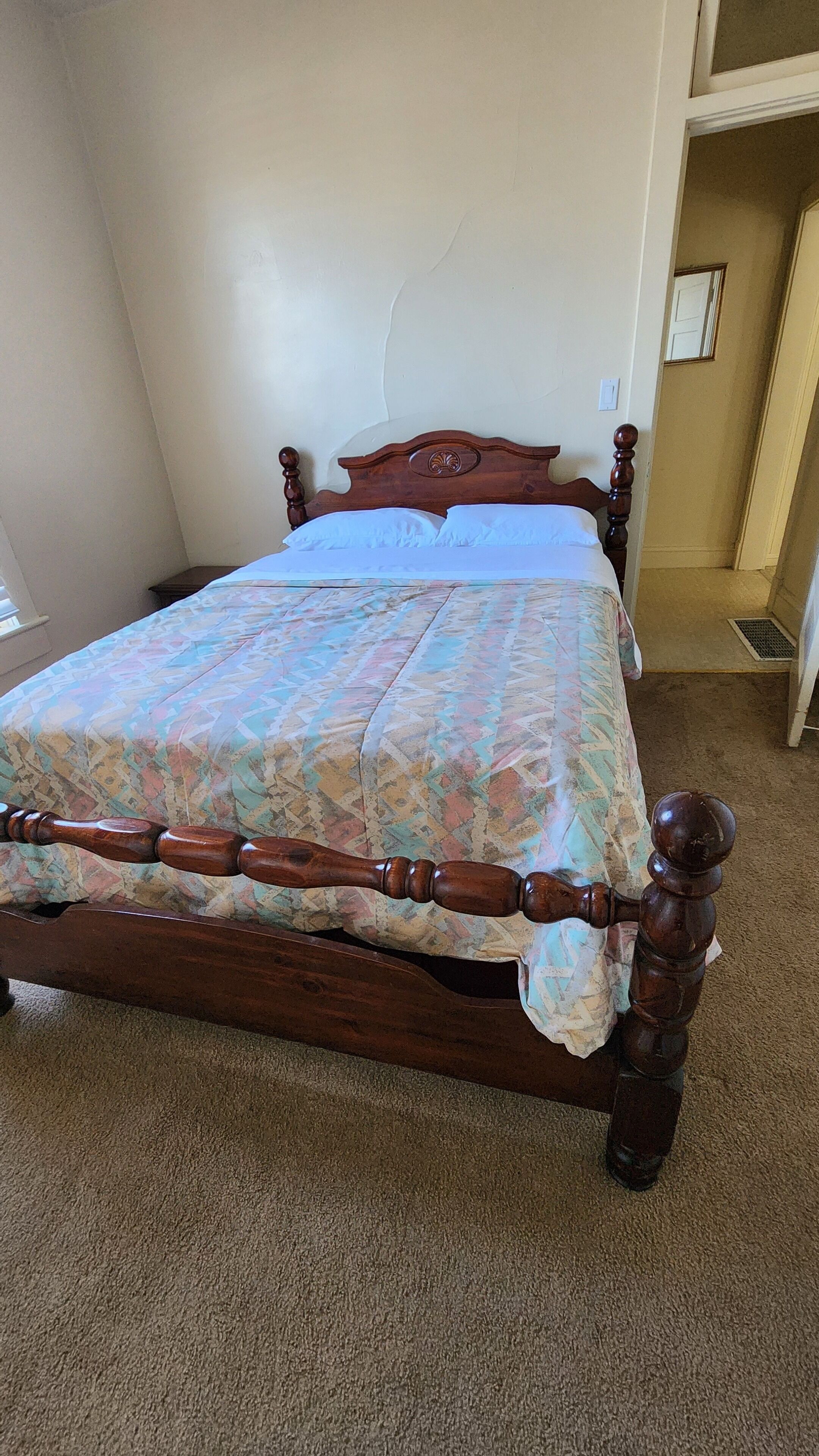 3 quartos, escrivaninha, Wi-Fi de cortesia, roupa de cama
