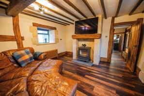 Télévision, cheminée