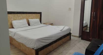 Hotel O Sector 12 Ghaziabad