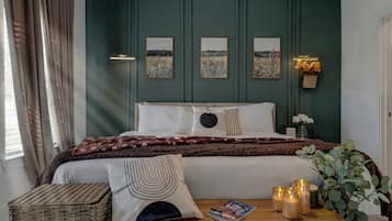 Iron/ironing board, WiFi, bed sheets