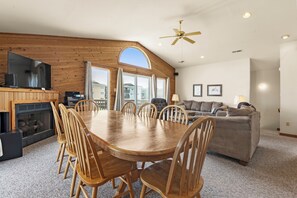 Smart TV, DVD player - Dollar Short: Semi-Oceanfront | Private Pool | Hot Tub (Kill Devil Hills)