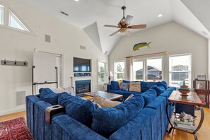 Smart TV, DVD player - Kookoolamonga! : Private Heated Pool | Hot Tub | Rec Room (Nags Head)