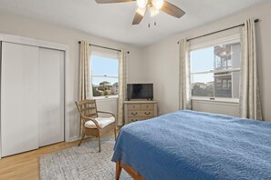 4 chambres, fer et planche à repasser, Wi-Fi, draps fournis
