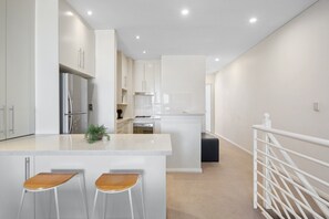 Apartment | Private kitchen - Silverwater Stay Near Parks and Cafes (Sydney)