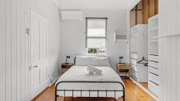 Apartment | 5 bedrooms, bed sheets