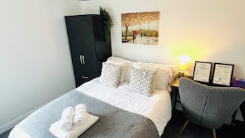 1 bedroom, iron/ironing board, WiFi, bed sheets