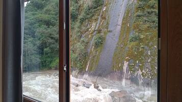 Caja fuerte, sistema de insonorización, wifi gratis