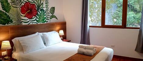 In-room safe, soundproofing, free WiFi