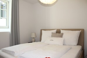 1 bedroom, iron/ironing board, free WiFi, bed sheets - Comfortable living in the center - elevator and barrier-free (Detmold)