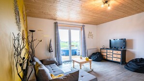 Apartment | Living room - Retreat With Jacuzzi Near the Dams (Froidchapelle)