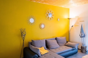 Apartment | Living room - Retreat With Jacuzzi Near the Dams (Froidchapelle)