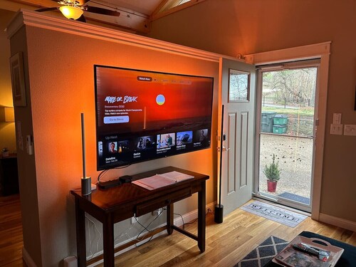 Executive King Bungalow on Mount Sequoyah