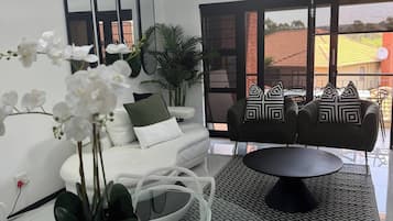 Apartamento, 2 quartos, para fumantes, sacada | Sala de estar