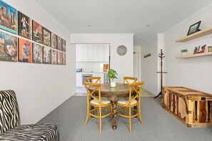 Apartment | Living room - Beautifully Peaceful 2-bed Apartment (Sydney)