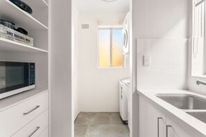 Apartment | Private kitchen - Beautifully Peaceful 2-bed Apartment (Sydney)