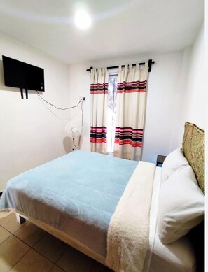 2 makuuhuonetta, silitysrauta/-lauta, internet, vuodevaatteet