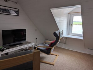 TV, fireplace - Take a break beside the beach (Sandend)
