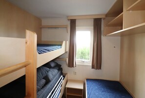 Chalet | 2 kamar tidur dan dilengkapi dengan perabotan berbeda-beda