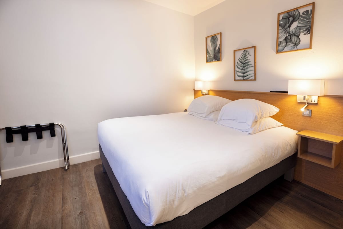 Zimmersafe, schallisolierte Zimmer, Bügeleisen/Bügelbrett