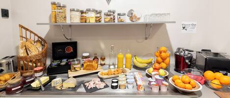 Daily buffet breakfast (EUR 12 per person)