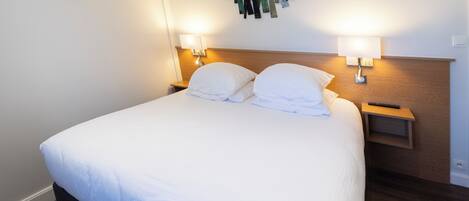 In-room safe, soundproofing, iron/ironing board, free WiFi